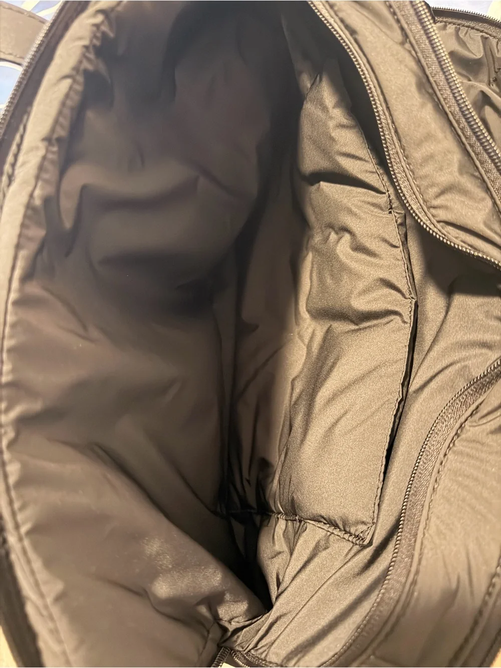 Away Lightweight Quilted Carry Bag